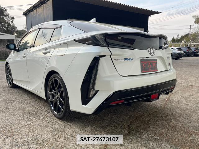 Toyota PRIUS PHV 2017-01 7800056-18