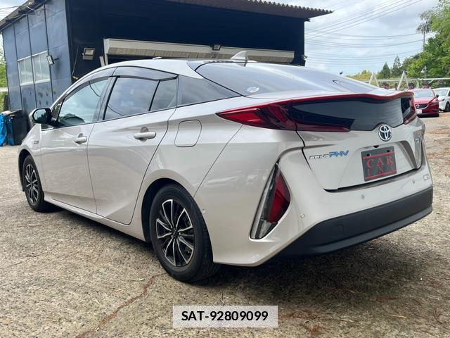 Toyota PRIUS PHV 2017-11 7800067-14
