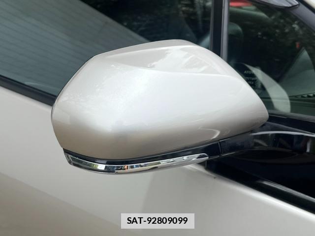 Toyota PRIUS PHV 2017-11 7800067-19