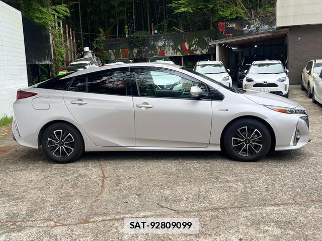 Toyota PRIUS PHV 2017-11 7800067-4