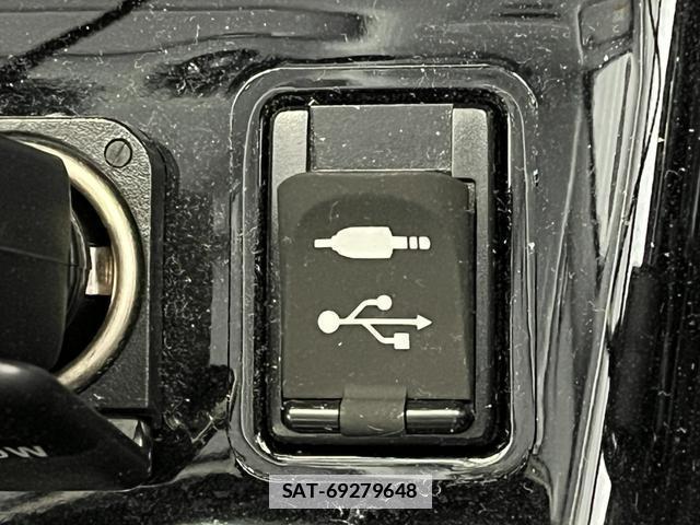 Toyota PRIUS PHV 2019-03 7801924-12