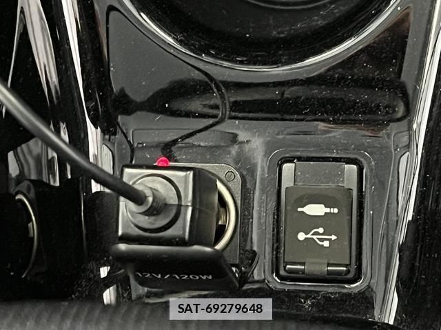 Toyota PRIUS PHV 2019-03 7801924-18