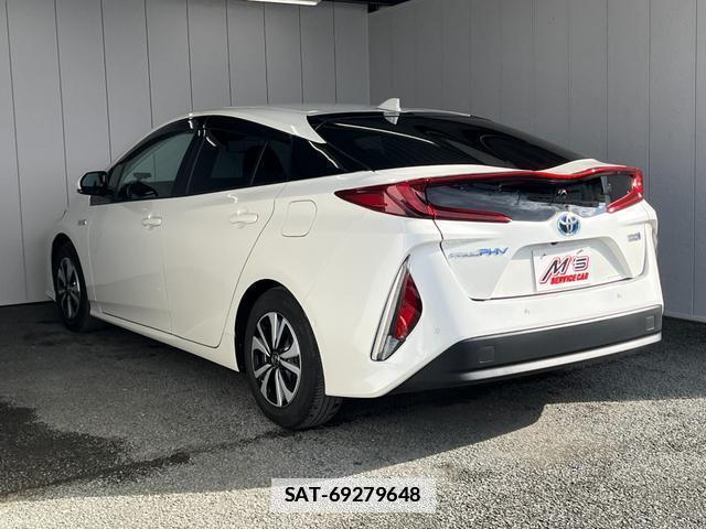 Toyota PRIUS PHV 2019-03 7801924-3