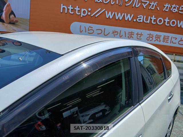 Toyota PRIUS PHV 2012-07 7801994-13
