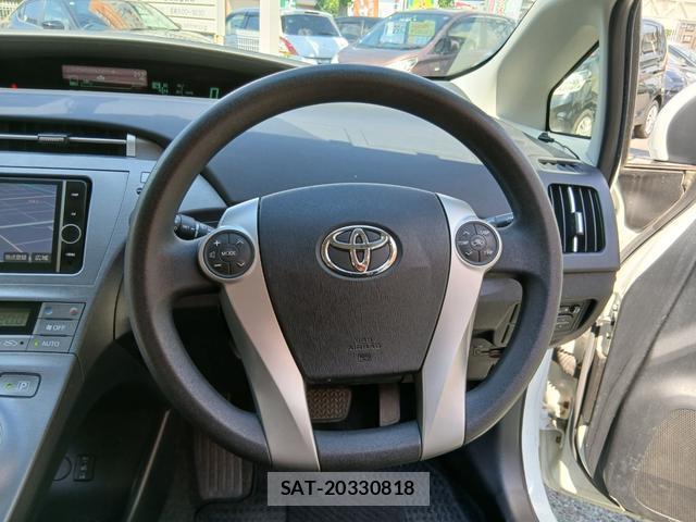 Toyota PRIUS PHV 2012-07 7801994-15