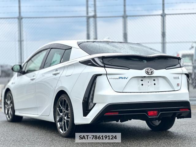 Toyota PRIUS PHV 2021-06 7802394-1