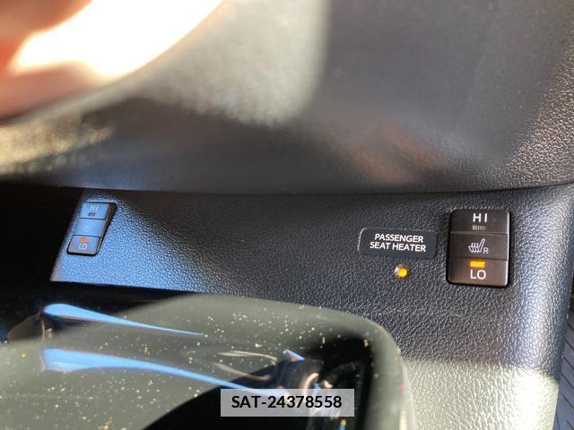 Toyota PRIUS PHV 2017-05 7804121-12