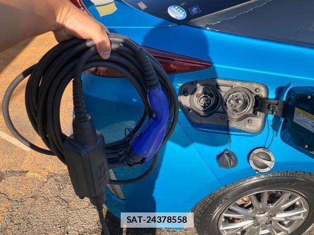 Toyota PRIUS PHV 2017-05 7804121-15