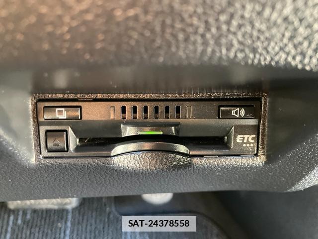 Toyota PRIUS PHV 2017-05 7804121-8