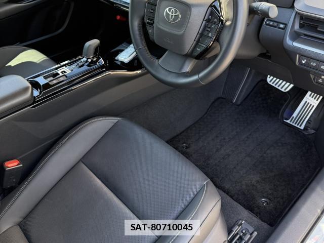 Toyota PRIUS PHV 2023-12 7804653-5