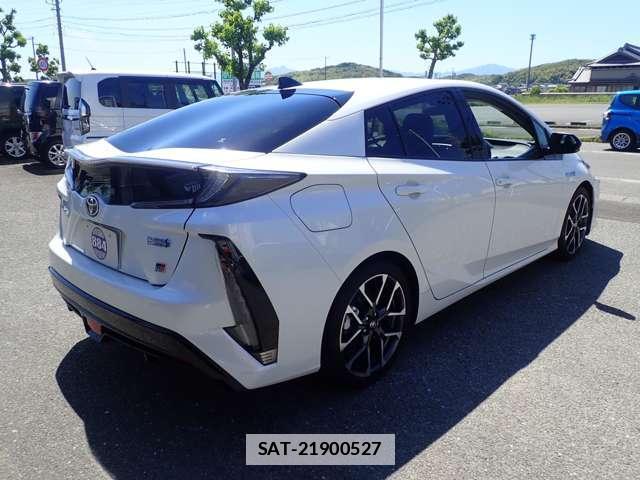 Toyota PRIUS PHV 2018-03 7805904-1