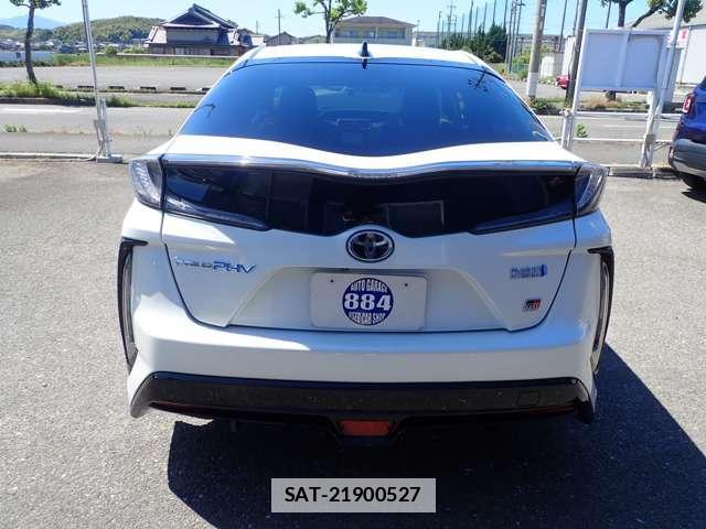 Toyota PRIUS PHV 2018-03 7805904-13
