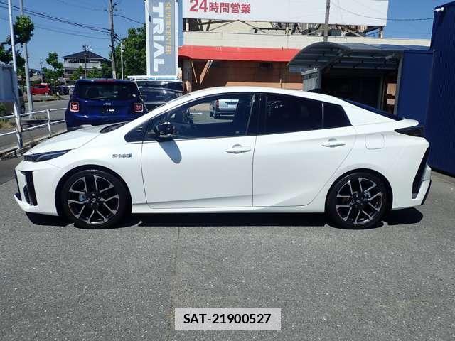 Toyota PRIUS PHV 2018-03 7805904-4
