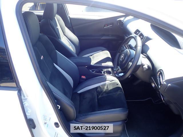 Toyota PRIUS PHV 2018-03 7805904-5
