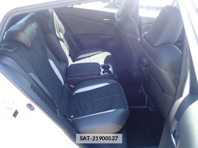 Toyota PRIUS PHV 2018-03 7805904-6