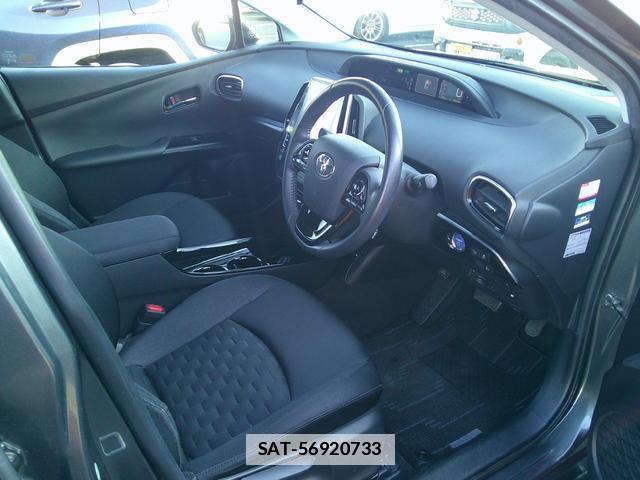 Toyota PRIUS PHV 2018-05 7806712-15