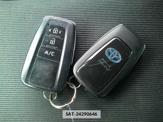 Toyota PRIUS PHV 2017-09 7806726-14