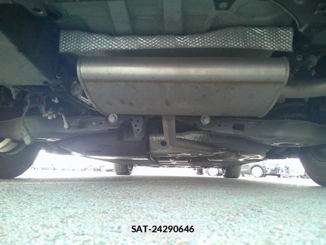 Toyota PRIUS PHV 2017-09 7806726-18
