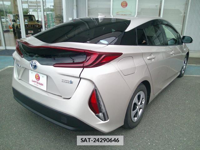 Toyota PRIUS PHV 2017-09 7806726-2