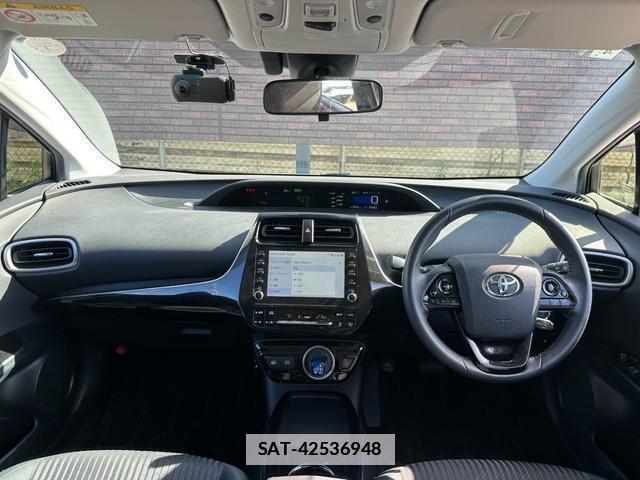 Toyota PRIUS PHV 2022-04 7809060-1