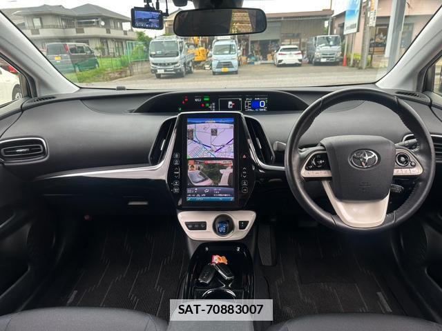 Toyota PRIUS PHV 2017-02 7809067-1