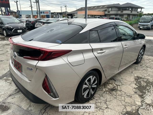 Toyota PRIUS PHV 2017-02 7809067-11