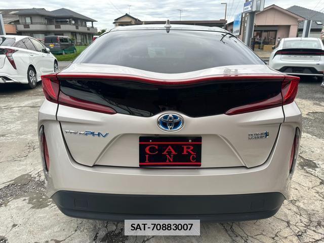 Toyota PRIUS PHV 2017-02 7809067-12