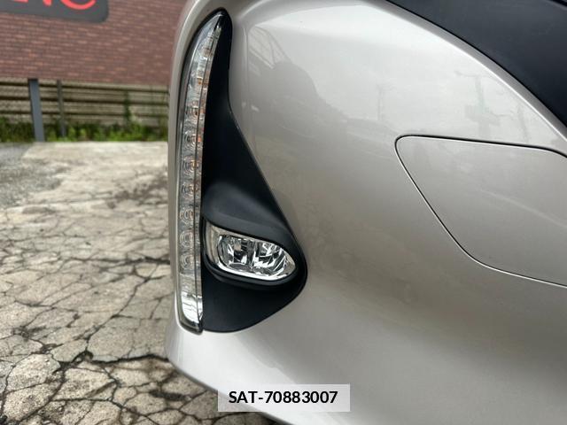 Toyota PRIUS PHV 2017-02 7809067-16
