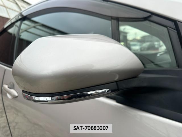 Toyota PRIUS PHV 2017-02 7809067-18