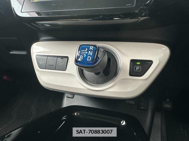 Toyota PRIUS PHV 2017-02 7809067-6