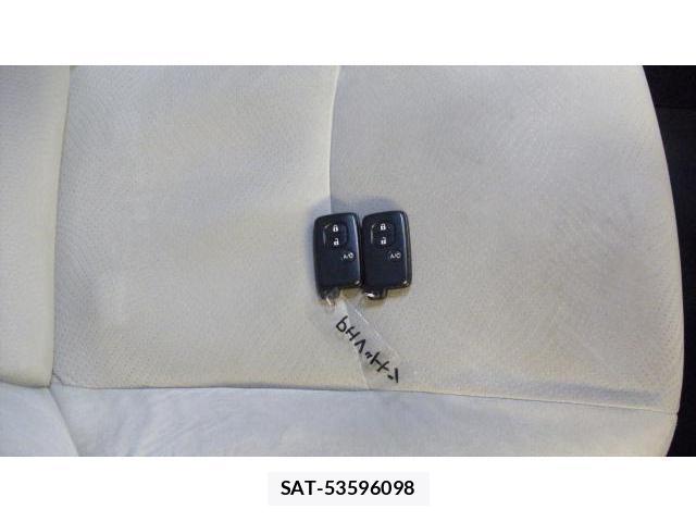 Toyota PRIUS PHV 2012-01 7809843-14