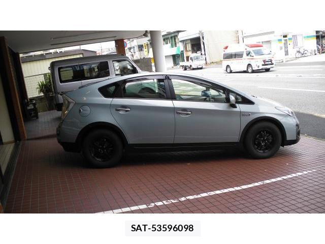 Toyota PRIUS PHV 2012-01 7809843-5
