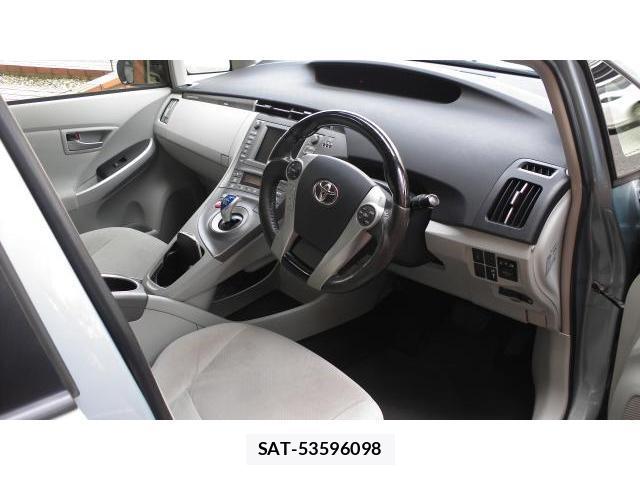 Toyota PRIUS PHV 2012-01 7809843-6