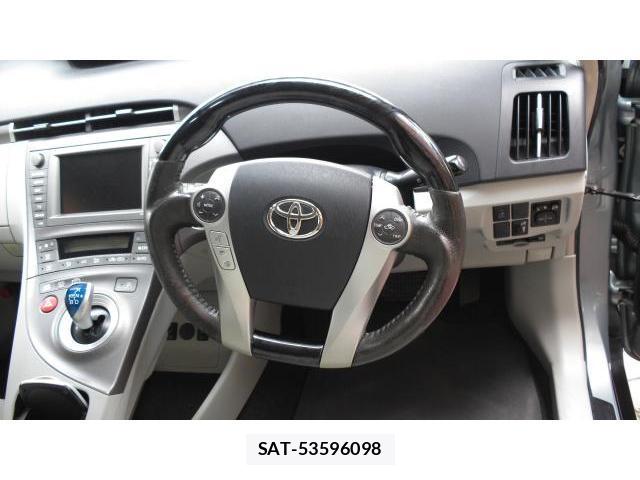 Toyota PRIUS PHV 2012-01 7809843-7