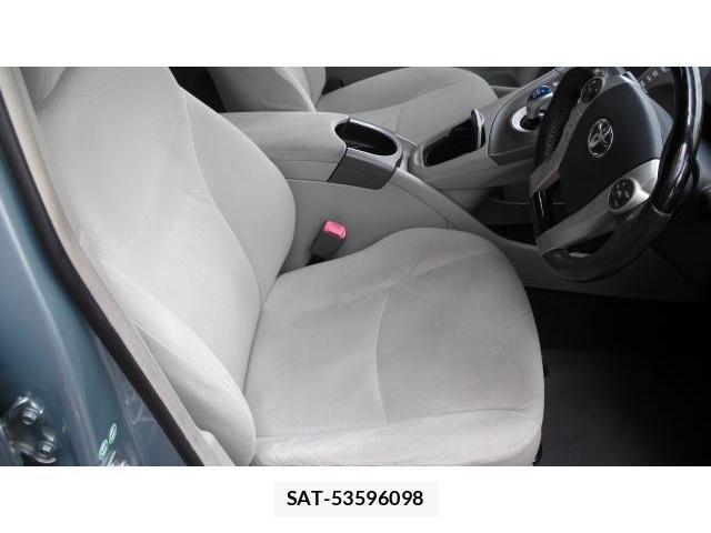 Toyota PRIUS PHV 2012-01 7809843-8