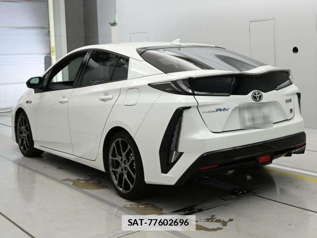 Toyota PRIUS PHV 2018-10 7810334-1