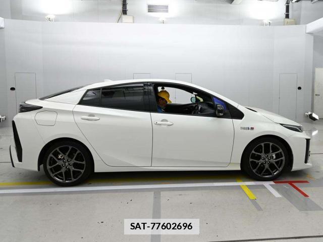 Toyota PRIUS PHV 2018-10 7810334-6