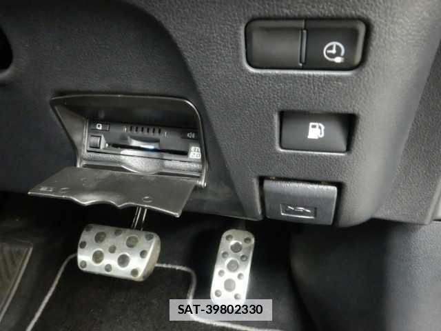 Toyota PRIUS PHV 2021-10 7810734-12