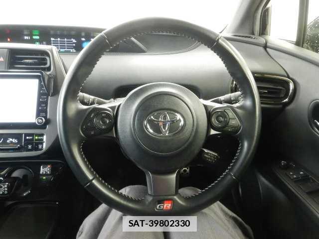 Toyota PRIUS PHV 2021-10 7810734-7