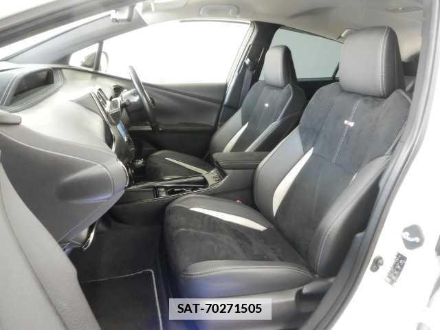 Toyota PRIUS PHV 2021-05 7810800-16