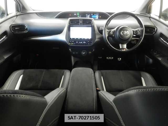 Toyota PRIUS PHV 2021-05 7810800-2