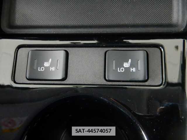 Toyota PRIUS PHV 2021-01 7810859-10