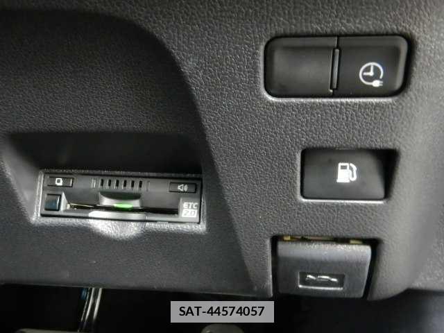 Toyota PRIUS PHV 2021-01 7810859-12