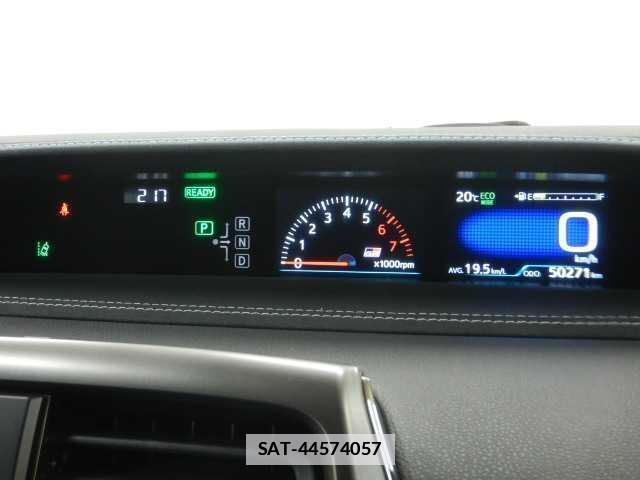 Toyota PRIUS PHV 2021-01 7810859-13