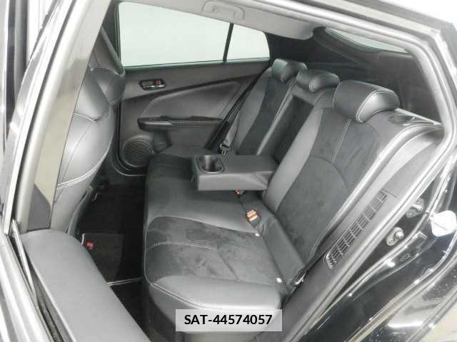 Toyota PRIUS PHV 2021-01 7810859-17