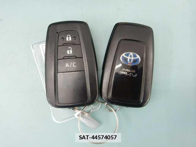 Toyota PRIUS PHV 2021-01 7810859-19
