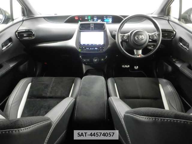 Toyota PRIUS PHV 2021-01 7810859-2