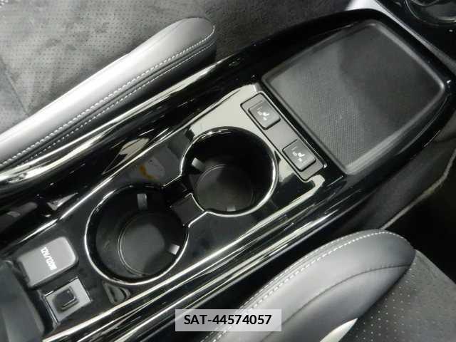 Toyota PRIUS PHV 2021-01 7810859-9