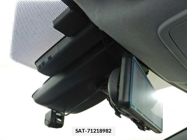 Toyota PRIUS PHV 2018-03 7810867-12