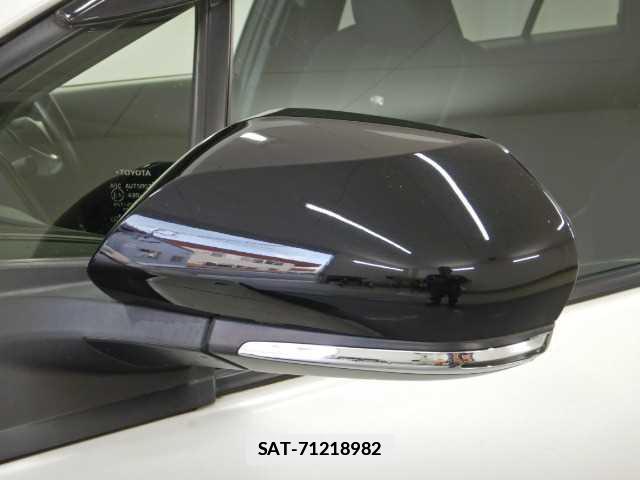 Toyota PRIUS PHV 2018-03 7810867-15